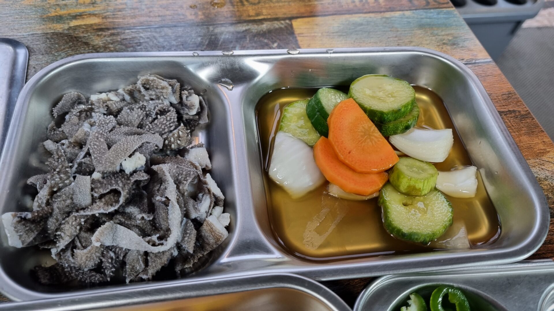 충주 한우 곱창 맛집 - 천엽과 간은 서비스