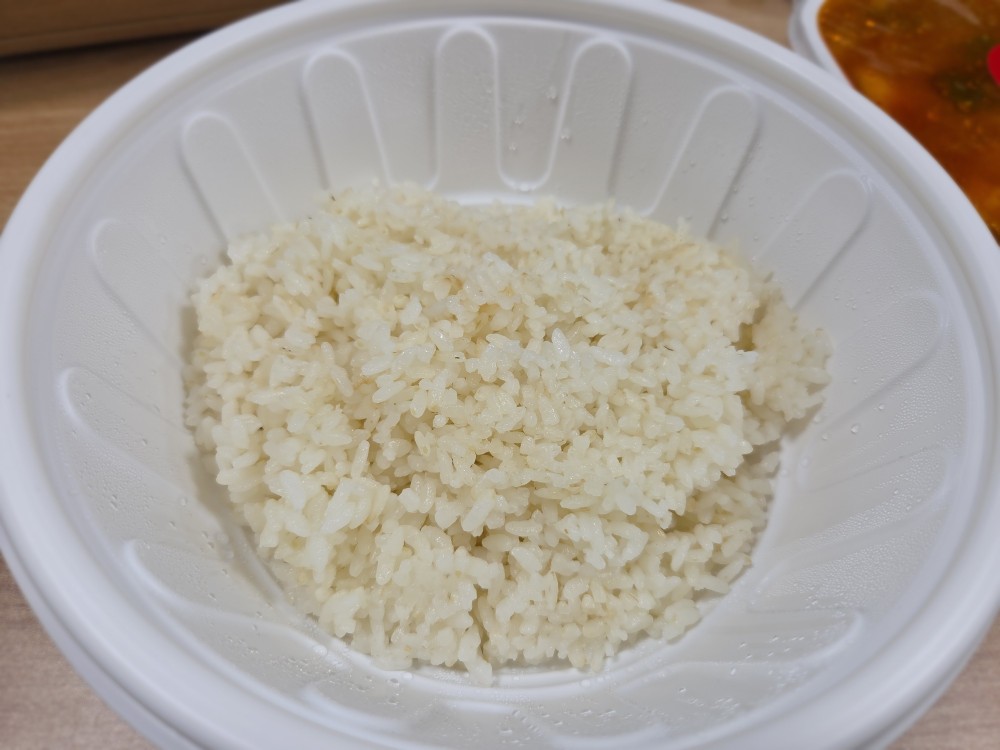 양이 정말 많은 흑미 섞인 공기밥