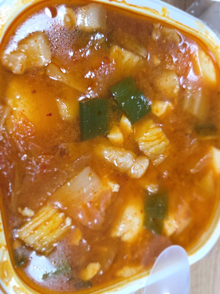 건더기가 푸짐한 충주 둘리밥상 순두부찌개